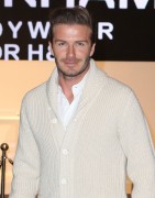 Дэвид Бекхэм (David Beckham) H&M photocall in London 01.02.2012 (4xHQ) 394698200603758