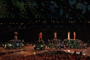 Бантон, Бекхэм, Браун, Холливелл, Чисхолм, Spice Girls (Спайс Герлс) на закрытии олимпийский игр 12.08.12 (190xHQ) F0d85b209812433